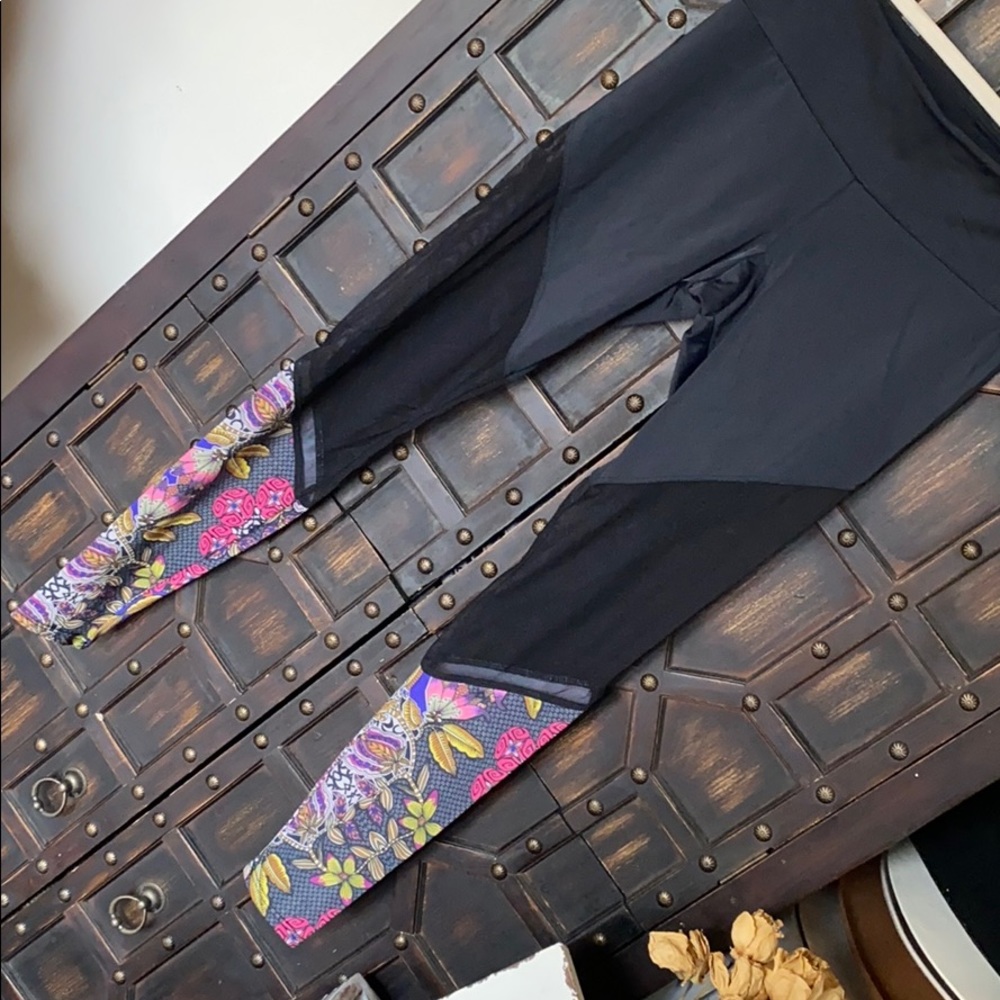 Onzie Printed Mesh Legging